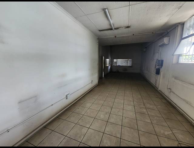 651M² WAREHOUSE TO LET IN WADEVILLE